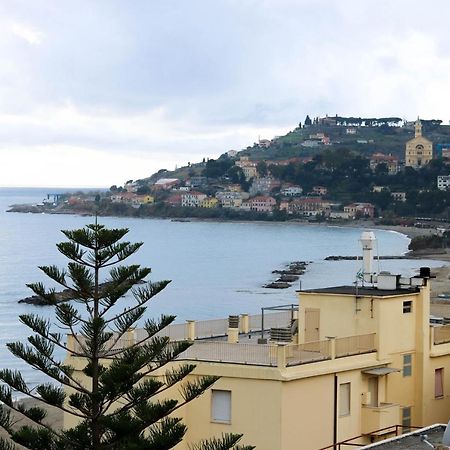 شقة H11 Arma Vista Mare Panoramica أرما دي تاجيا المظهر الخارجي الصورة
